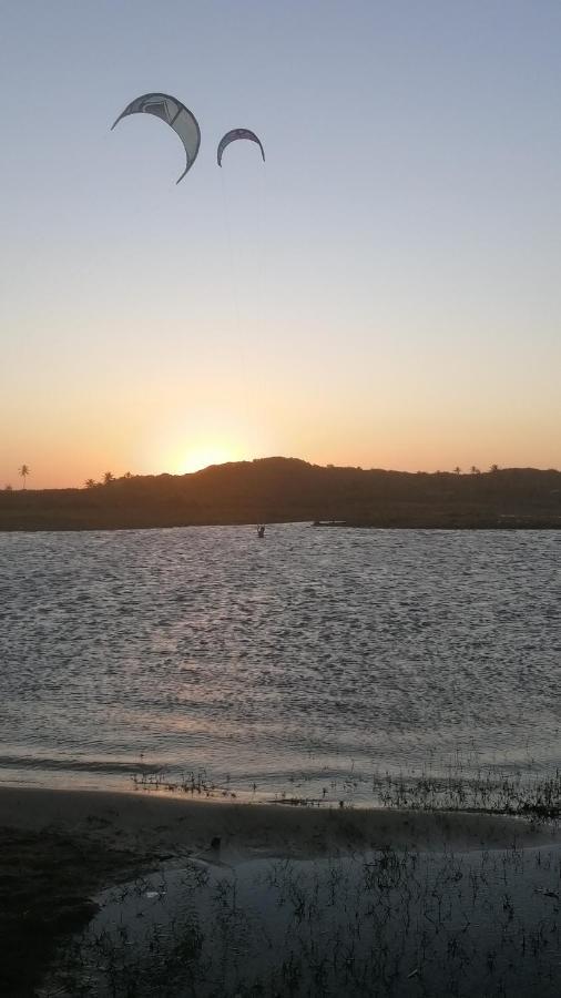 ホテル Casa Meus Amigos Kitesurf In The Center Of クムブコ エクステリア 写真